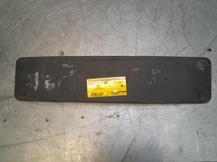 Kentekenplaathouder voor van een Mercedes ML-Klasse, Auto-onderdelen, Carrosserie en Plaatwerk, Mercedes-Benz, Gebruikt, 3 maanden garantie