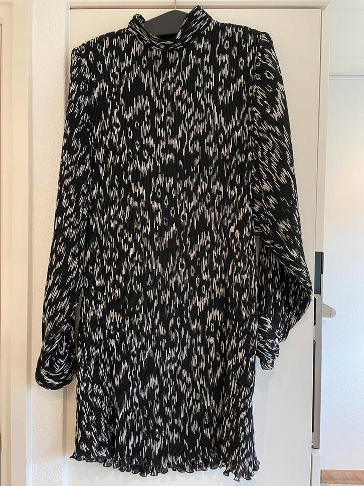 Essentiël plissé jurk, Kleding | Dames, Jurken, Ophalen of Verzenden