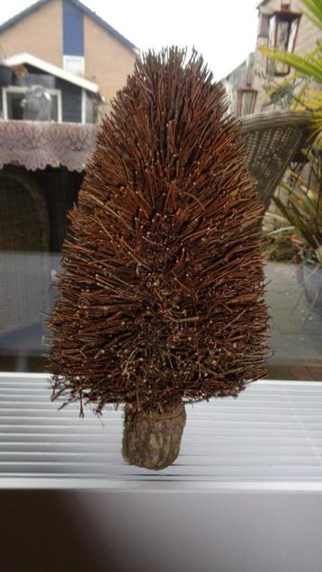 Klein kerstboompje gemaakt van takjes, hoog 46 cm beschikbaar voor biedingen