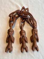 Afrikaans houtsnijwerk ketting met drie apen / Nigeria, Antiek en Kunst, Ophalen of Verzenden