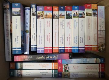 Doos vol met HQN Romans oa. Carr Wiggs Novak Mallery Thayne beschikbaar voor biedingen