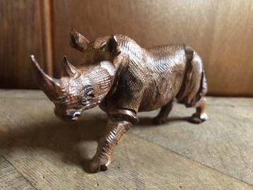 Antiek Houten Neushoorn Beeldje beschikbaar voor biedingen