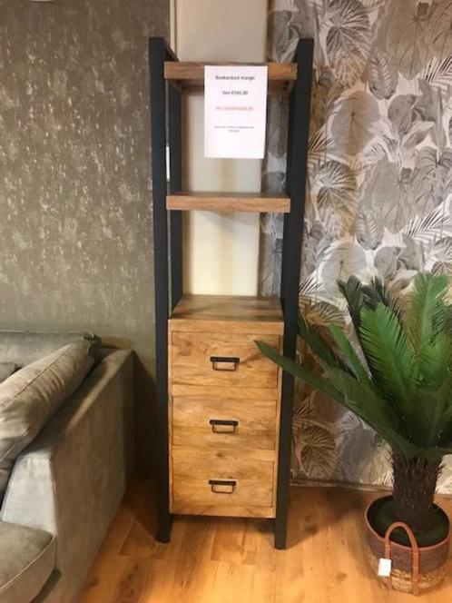 Showroom model - Boekenkast Mango met 3 Lades – Nu €399,-, Huis en Inrichting, Kasten | Boekenkasten, Zo goed als nieuw, 50 tot 100 cm