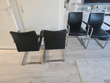 Eetkamerstoelen  beschikbaar voor biedingen
