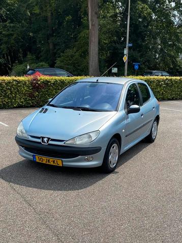 Peugeot 206 1.4 5D Airco, APK, Trekhaak beschikbaar voor biedingen