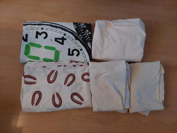 1 P beddengoed set: 2x dekbedovertrekken en 3x hoeslakens, Huis en Inrichting, Slaapkamer | Beddengoed, Gebruikt, Dekbedovertrek
