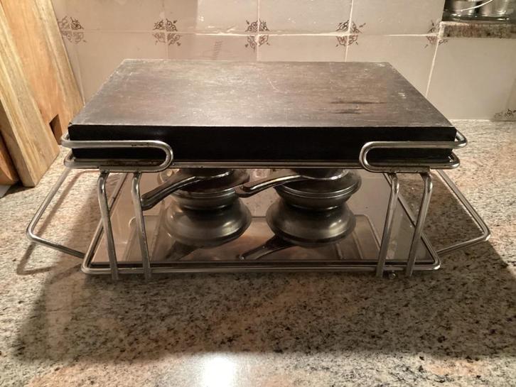 Hendi Modena steen-grill met koffertje + 6 borden met vakjes, Witgoed en Apparatuur, Grillplaten, Zo goed als nieuw, Steengrill