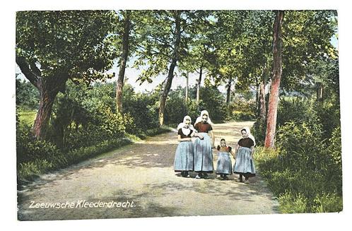 956189	Zeeland	Klederdracht	1936	gelopen met postzegel, Verzamelen, Ansichtkaarten | Nederland, Gelopen, Zeeland, 1920 tot 1940