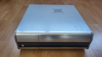 HTPC Behuizing met Voeding beschikbaar voor biedingen