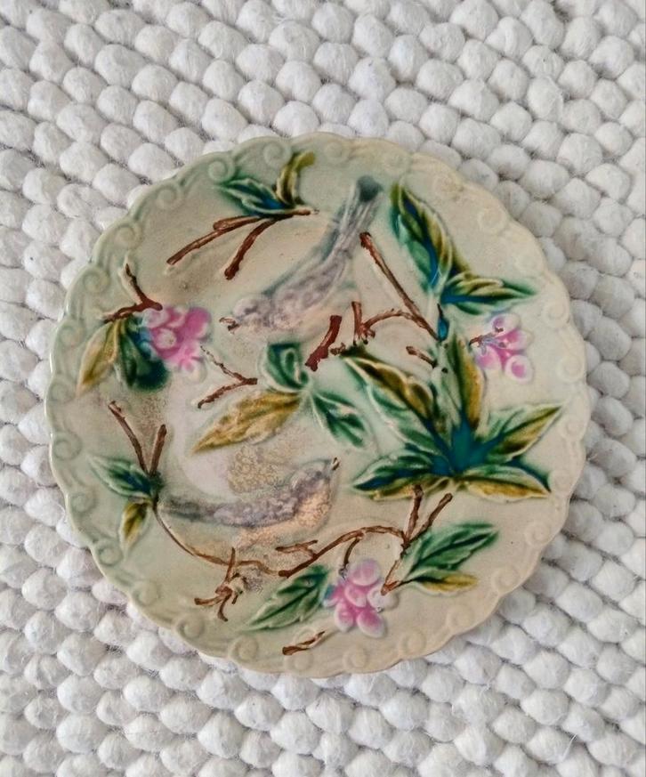 Prachtig! Antiek Bord Majolica Barbotine vogels, Antiek en Kunst, Antiek | Servies los, Ophalen of Verzenden