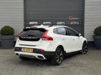 Volvo V40 Cross Country 1.5 T3 Polar+ Luxury | Camera | DAB, 4 cilinders, 700 kg, Wit, Bedrijf