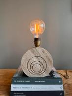 Tafellamp travertin Italië stijl van Fratelli mantelli, Ophalen of Verzenden, Zo goed als nieuw, Minder dan 50 cm