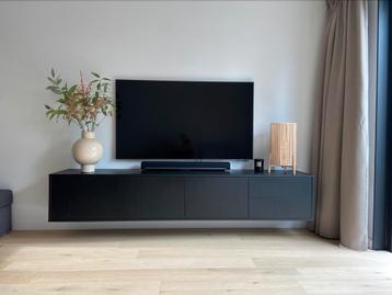 Zen zwevend tv meubel zwart eikenfineer 240 cm € 1199,00 > beschikbaar voor biedingen