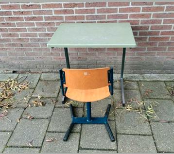 SCHOOLTAFELTJE,Stoeltje,1970,kind,lagere School,Retro,school beschikbaar voor biedingen