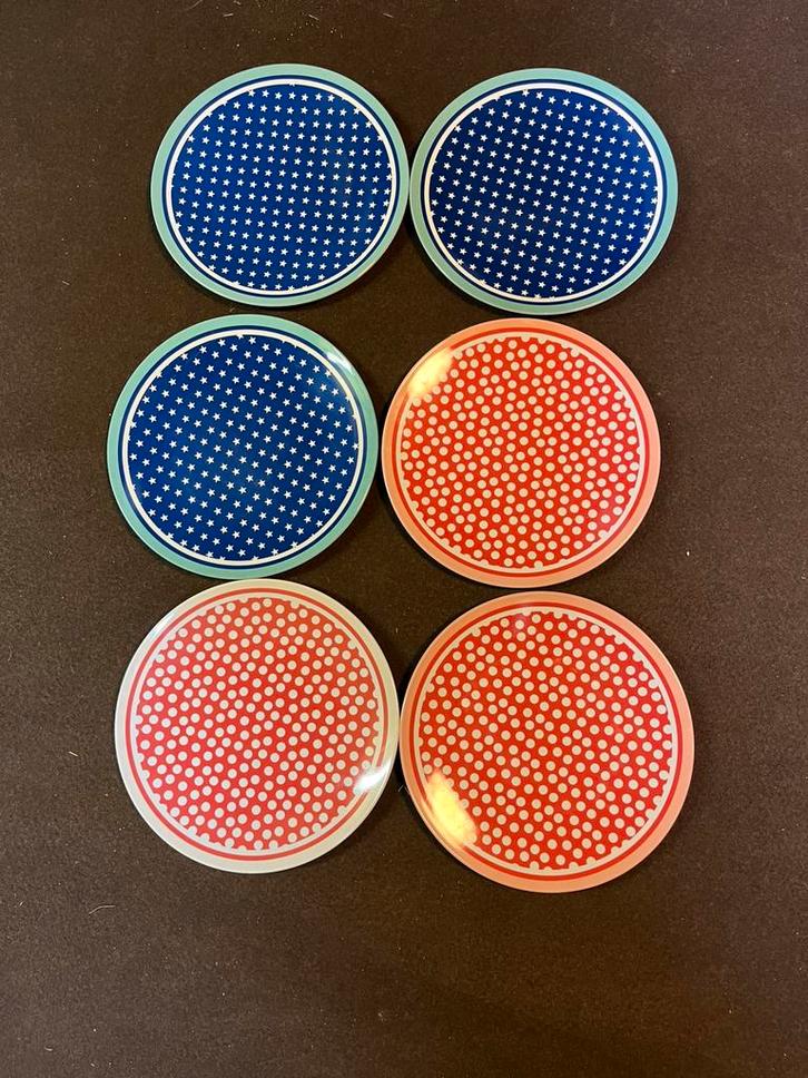 6 kunststof borden (26,5cm) blauw en roze, Huis en Inrichting, Keuken | Servies, Zo goed als nieuw, Bord(en), Overige stijlen