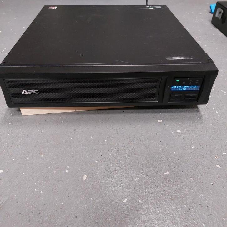 APC Smart UPS SMX1000i, Computers en Software, Noodvoedingen (UPS), Gebruikt, Ophalen
