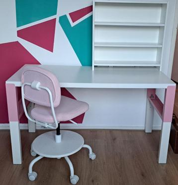 Bureau (Pahl) beschikbaar voor biedingen