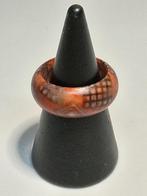 houten ring lichtbruin figuurtjes maat 12 nr.04, Sieraden, Tassen en Uiterlijk, Ringen, Overige materialen, Bruin, Nieuw, Ophalen of Verzenden