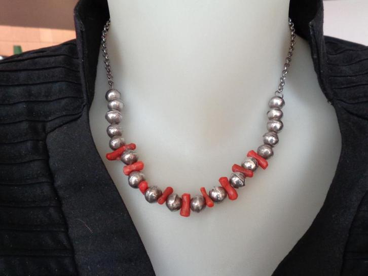 zilveren Berber ketting met zilver en tak koraal [368], Sieraden, Tassen en Uiterlijk, Antieke sieraden, Ketting, Zilver, Met edelsteen