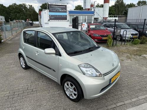 Daihatsu Sirion 2 1.0-12V Premium*NIEUWAPK*LMVELGEN*, Auto's, Daihatsu, Bedrijf, Sirion, ABS, Airbags, Elektrische buitenspiegels