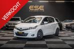 Toyota Yaris 1.0 VVT-i Aspiration | Airco | Camera | Trekhaa, Auto's, Toyota, Euro 5, Gebruikt, 750 kg, Wit
