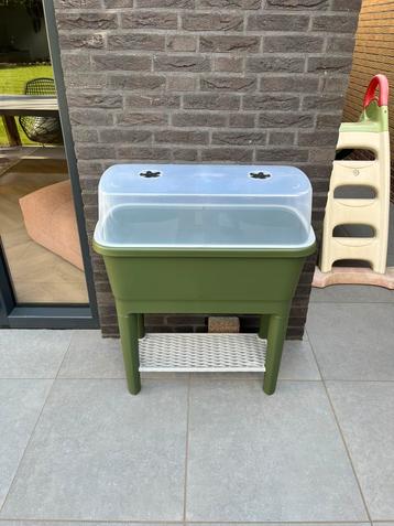 Elho kweektafel Noa mosgroen helemaal nieuw beschikbaar voor biedingen