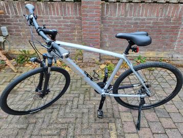 Trek Dual Sport 3 Cross Hybride beschikbaar voor biedingen