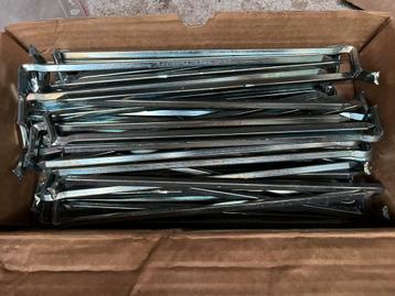 52 stuks Unidek balkhaken vierkant 6.0X240mm beschikbaar voor biedingen