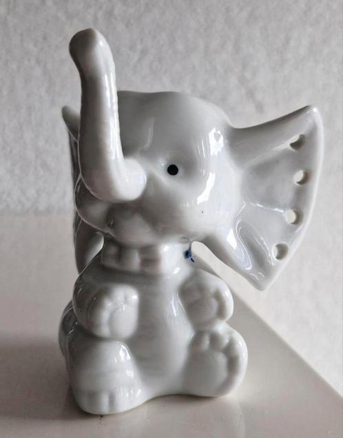 Wit keramieken olifantje voor oorbellen, Verzamelen, Retro, Huis en Inrichting, Ophalen of Verzenden