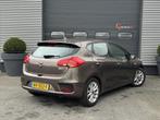 Kia cee'd 1.6 GDI ComfortPlusLine Navigator | Camera | Licht, Auto's, Kia, Voorwielaandrijving, Gebruikt, 4 cilinders, Bruin