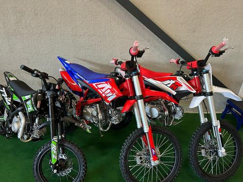Nieuwe Apollo 110/125/150CC crossmotor. Showroom, Fietsen en Brommers, Brommeronderdelen | Algemeen, Nieuw, Ophalen