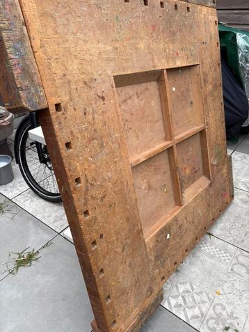 Grote vintage werkbank beschikbaar voor biedingen