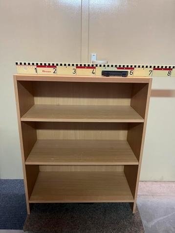 Stevig boekenkastje. beschikbaar voor biedingen
