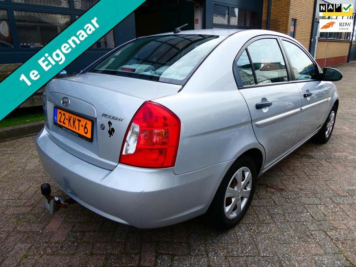 Hyundai Accent 1.4i Dynamic 97pk Sedan Airco Trekhaak 1100kg, Auto's, Hyundai, Bedrijf, Te koop, Accent, ABS, Airbags, Airconditioning