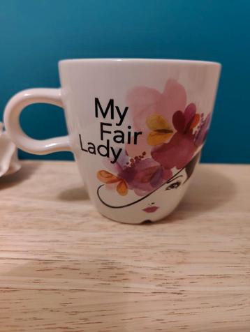 Douwe Egberts mok met opdruk My Fair Lady, speciale uitgave  beschikbaar voor biedingen