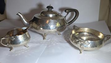 760 gram Engels Sterling zilver Handgehamerd thee servies beschikbaar voor biedingen