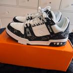 Louis Vuitton Trainers Black | Maat 43, Zwart, Ophalen of Verzenden, Louis Vuitton, Sneakers of Gympen