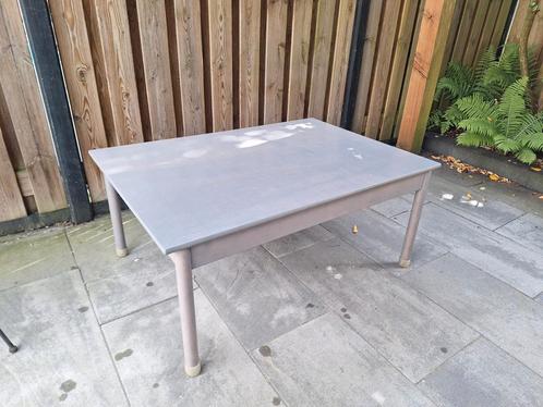 Kleutertafel van Schilte, Kinderen en Baby's, Kinderkamer | Tafels en Stoelen, Gebruikt, Ophalen
