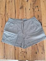 Te koop groene korte damesbroek, merk UP Fashion, maat 40., Maat 38/40 (M), Kort, Ophalen of Verzenden, Zo goed als nieuw
