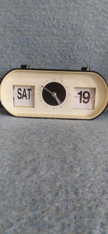 Flipclock, remake, 2010's. Merk ZD Trading.  beschikbaar voor biedingen