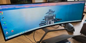 Samsung 49 inch super wide monitor Odyssey G9 beschikbaar voor biedingen
