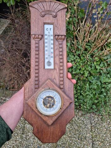 Prachtige oude barometer - schitterend gedetailleerd.

 beschikbaar voor biedingen