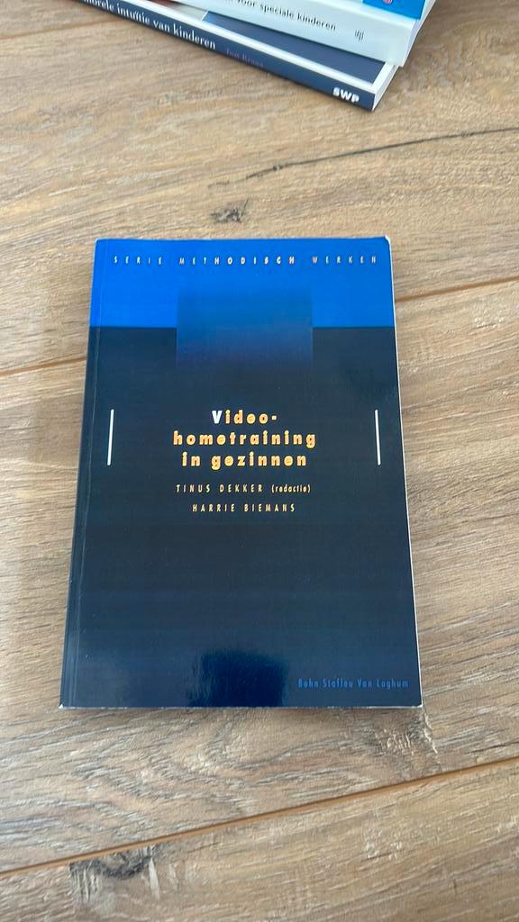 Theodore R. Dekker - Video-hometraining in gezinnen, Boeken, Politiek en Maatschappij, Gelezen, Nederland, Ophalen of Verzenden