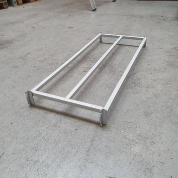 Metalen rekken schappen - 94x60 cm - geschikt voor stelling beschikbaar voor biedingen