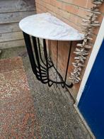 Marmeren sidetable met ijzeren voet voor wandmontage, Huis en Inrichting, Tafels | Sidetables, Gebruikt, Overige materialen, Rond