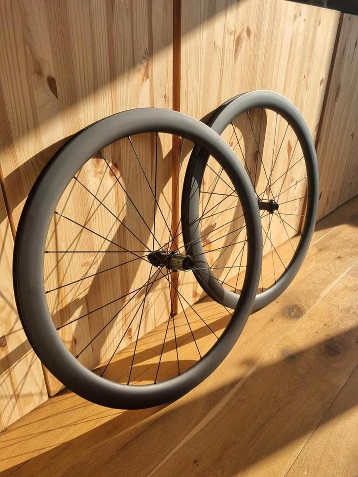 Handgespaakte 45mm diepe carbon wielen, gravel, race, Fietsen en Brommers, Fietsonderdelen, Nieuw, Racefiets, Wiel, Ophalen of Verzenden