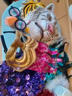Hele doos met maskers, hoedjes. Brilletjes enz. Voor vasteao, Ophalen of Verzenden, Zo goed als nieuw, Carnaval