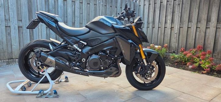 Suzuki GSX-S1000 vol Carbon + Akra + Quickshift NIEUWSTAAT, Motoren, Motoren | Suzuki, Particulier, Naked bike, meer dan 35 kW