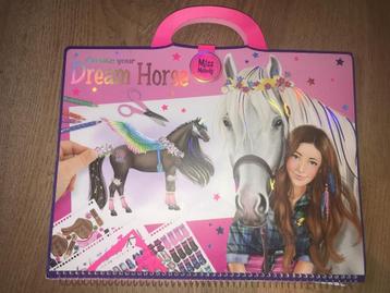 Paardenkleurboek Miss Melody beschikbaar voor biedingen