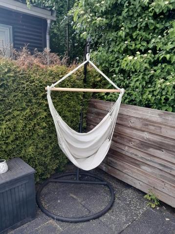 Hangstoel beschikbaar voor biedingen